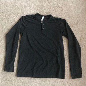 Gray men’s Lululemon long sleeve shirt